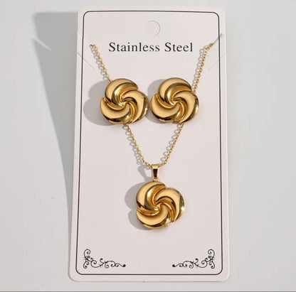 Swirl Luxe Necklace Set