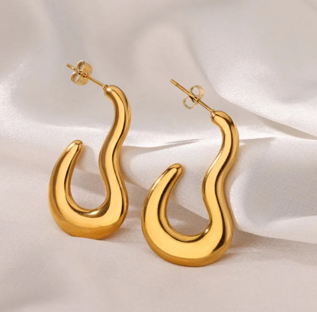 Liora Hoops